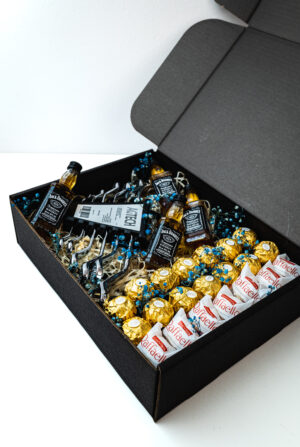 BOX PREZENTOWY Z 4 SZT MINI JACK DANIELS FERRERO ROCHER + RAFAELLO+ ZESTAW KLUCZY